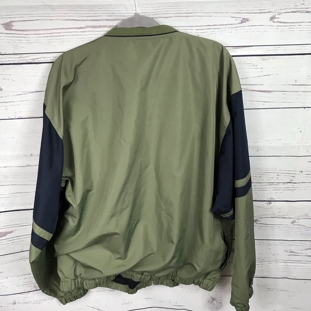 Cutter & Buck Lightweight Water Resistant Jacket - Picture 4 of 5